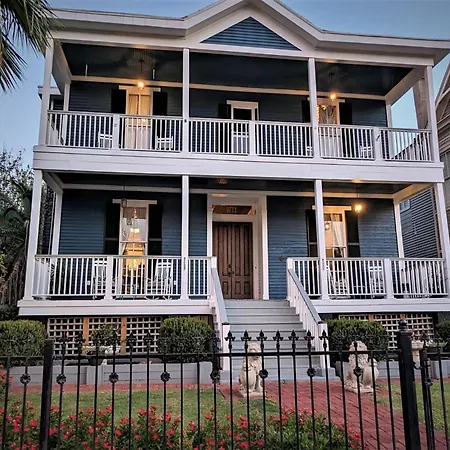 The 1890 Freeman House-3