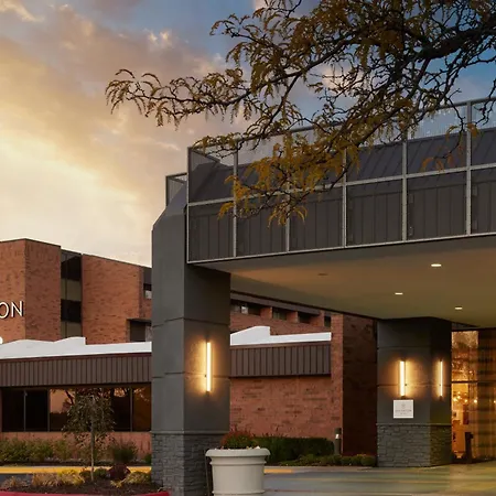 Sheraton Grand Rapids Airport Hotel-2