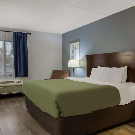 Quality Inn Toledo Westgate-2