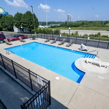 Days Inn By Wyndham Dayton Huber Heights Northeast-2