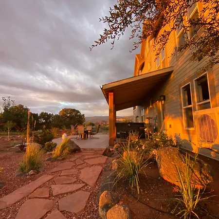 Skyridge Inn-2
