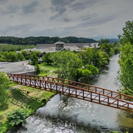 Holiday Inn & Suites Pigeon Forge Convention Center By Ihg-3