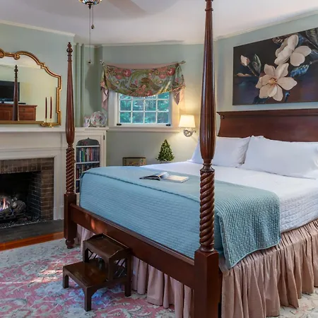 Pinecrest Bed & Breakfast-2