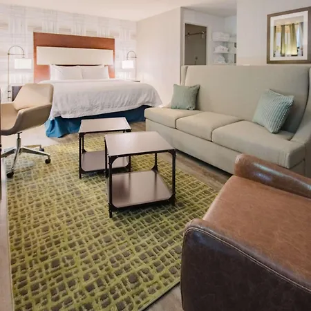 Hampton Inn & Suites Washington, D.C. - Navy Yard-3