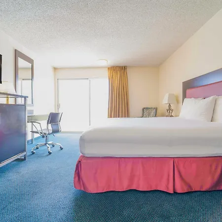 Royal Plaza Inn-3