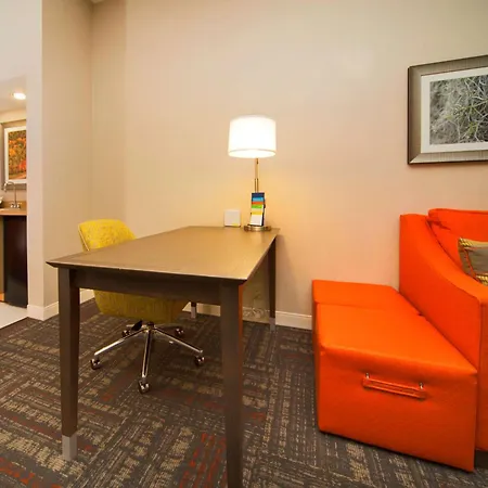 Hampton Inn & Suites Valdosta/Conference Center-2