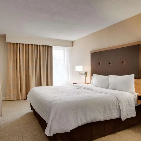 Hampton Inn & Suites Cleveland-Independence-3
