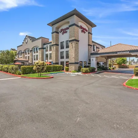 Hampton Inn Oakland-Hayward-2