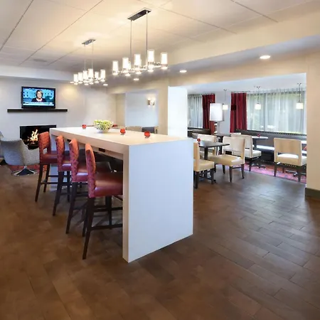 Hampton Inn Raleigh Capital Blvd North-3