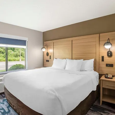 Comfort Suites At Westgate Mall-2