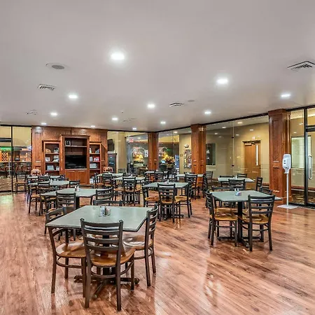 Quality Inn & Suites Hannibal West-3