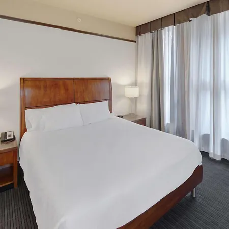 Hilton Garden Inn Milwaukee Downtown-3