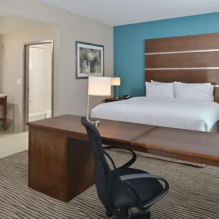 Hampton Inn & Suites Des Moines Downtown-2