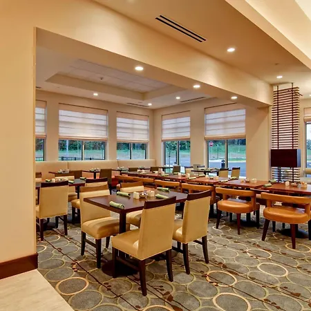 Hilton Garden Inn Woodbridge-3
