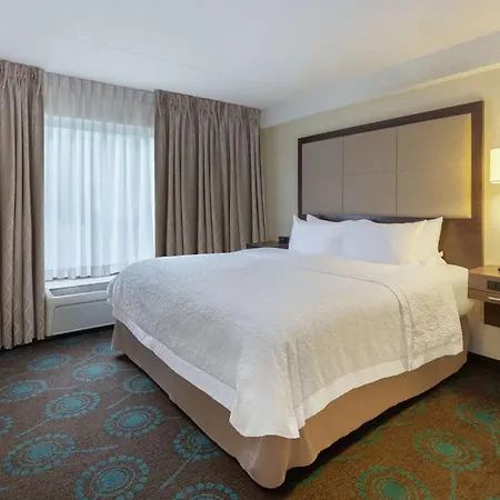 Hampton Inn Bloomington-3