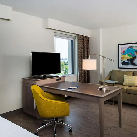 Hampton Inn & Suites Miami Wynwood Design District, Fl-3