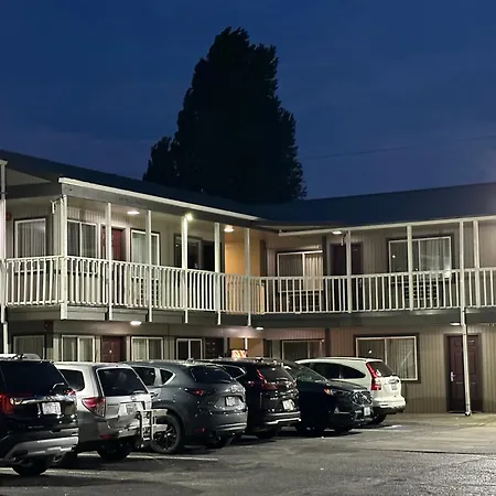 The Royal Victorian Motel-2