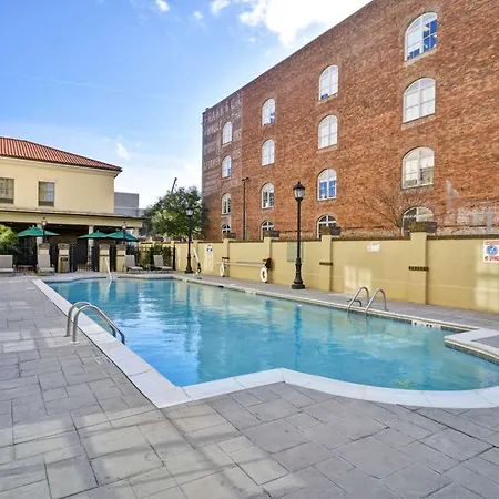 Hampton Inn & Suites Savannah Historic District-2