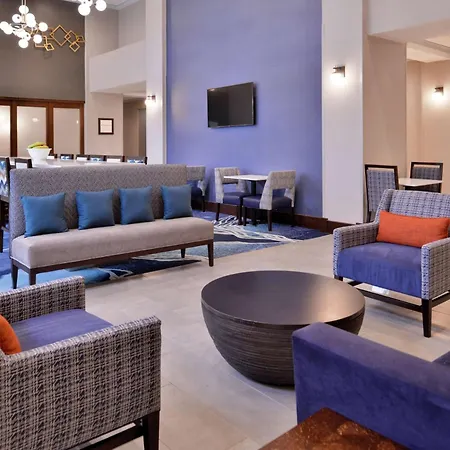 Hampton Inn & Suites Legacy Park-Frisco-3
