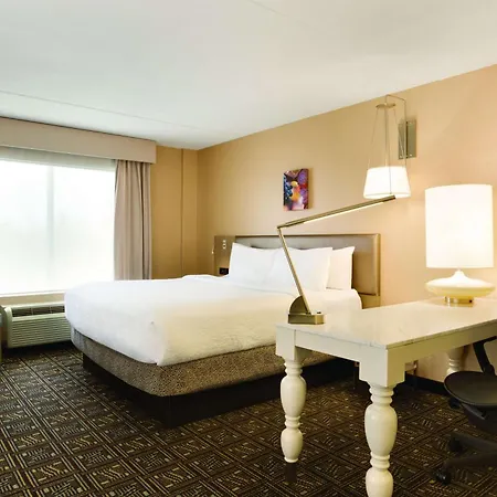 Hilton Garden Inn Niagara-On-The-Lake-2