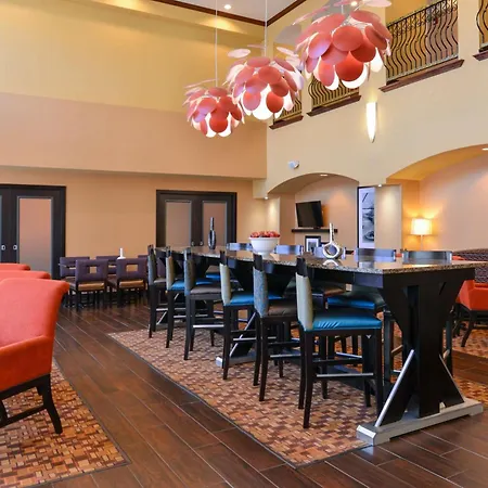Hampton Inn & Suites - Coors Road-3