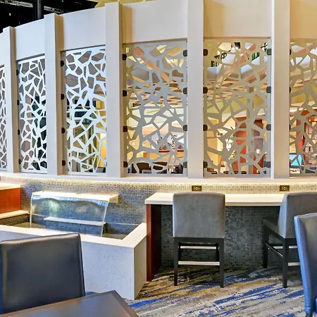 Embassy Suites Valencia-2