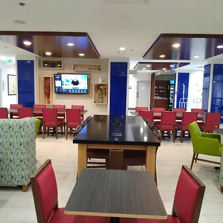 Holiday Inn Express Hotel & Suites Albuquerque Midtown By Ihg-3