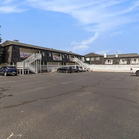 Snyders Shoreline Inn-2