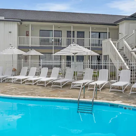 A Wave Inn - Montauk-3