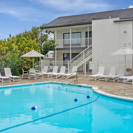 A Wave Inn - Montauk-2