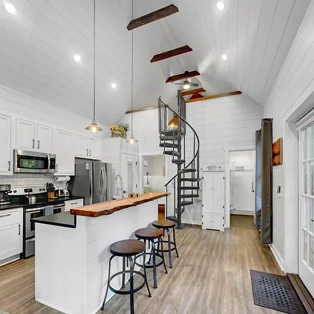 Cozy Island Cottage-3