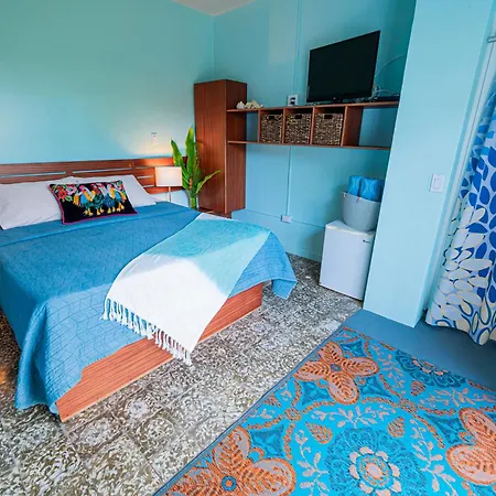 Casa De Amistad Guesthouse-2