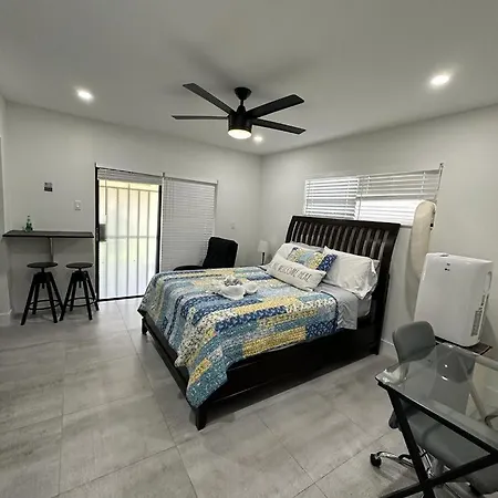 Lyz Miami-2