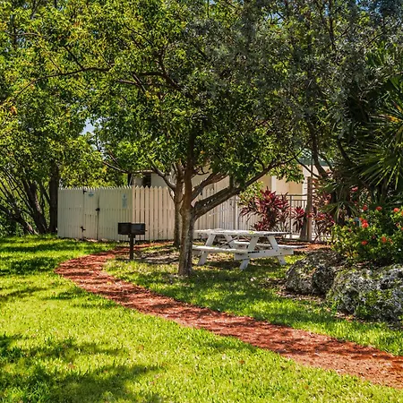 Kwss204 Sunrise Suites Barbados Suite #204-2
