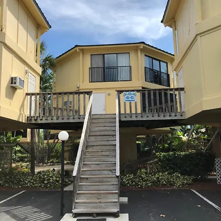 Coco Plum Beach & Tennis Club & Marina-2