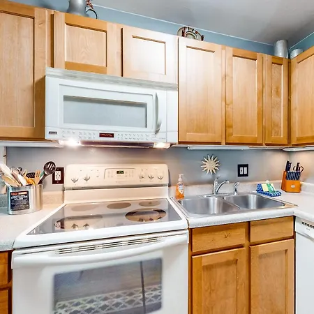 Elkhorn Studio Condo - The Clocktower-2