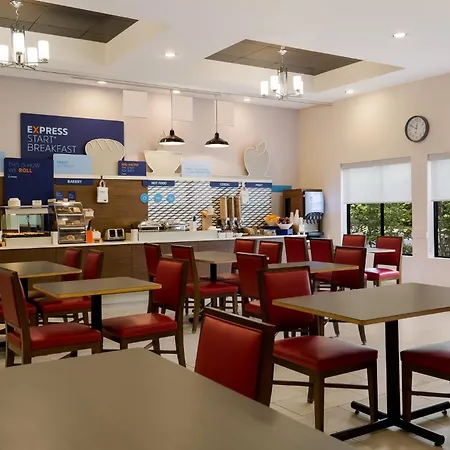 Holiday Inn Express Hotel & Suites Newton Sparta By Ihg-3