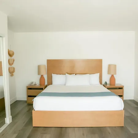 Capri Laguna On The Beach - A Boutique Hotel-3