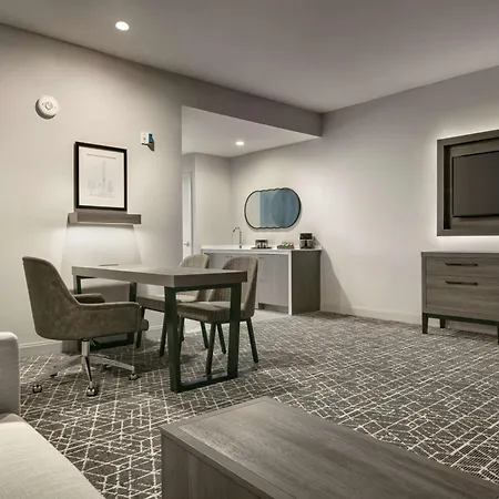 Embassy Suites By Hilton Atlanta Midtown-3
