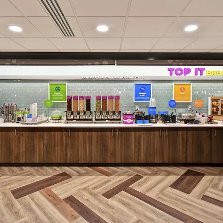 Tru By Hilton Fort Wayne-3