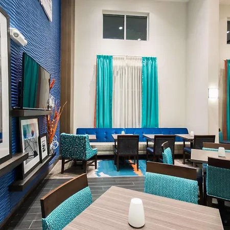 Hampton Inn & Suites Orlando Near Seaworld-3