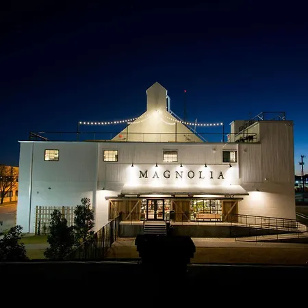 Hilton Waco-3