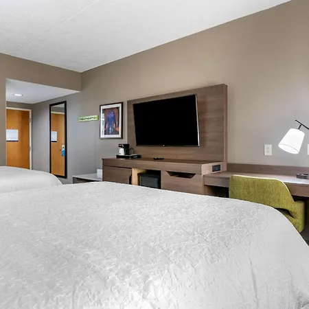 Hampton Inn & Suites Louisville East-3
