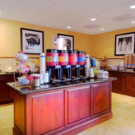 Hampton Inn & Suites Lodi-3