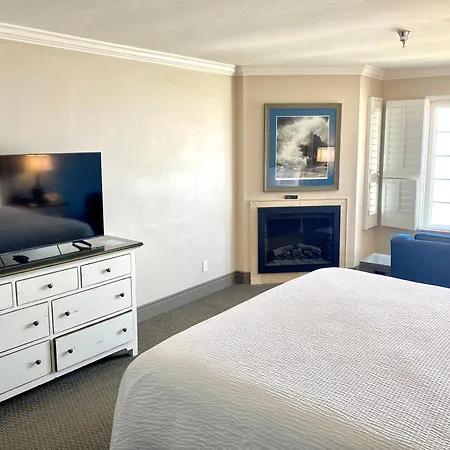 Sand Pebbles Inn-2