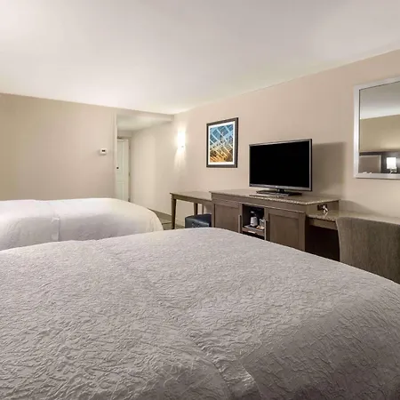 Hampton Inn & Suites Chapel Hill/Durham-3