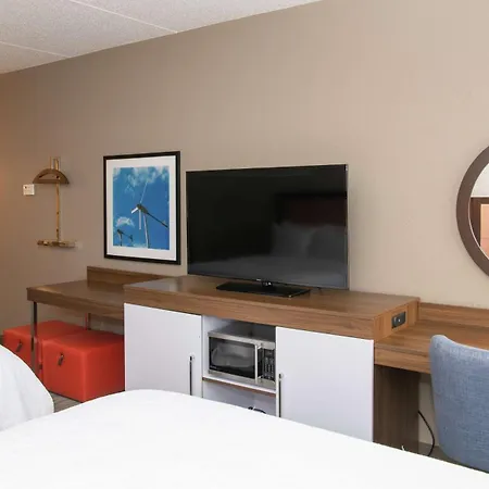 Hampton Inn Erie-South-3