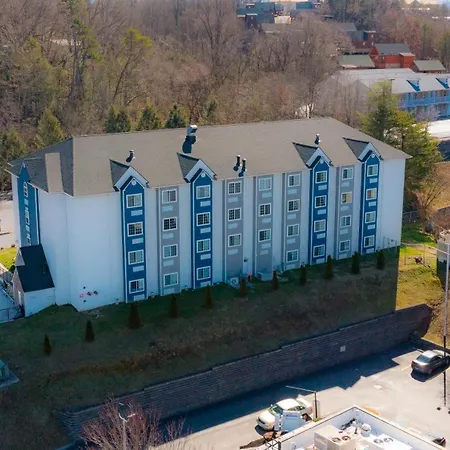 Microtel Inn & Suites By Wyndham Pigeon Forge-2
