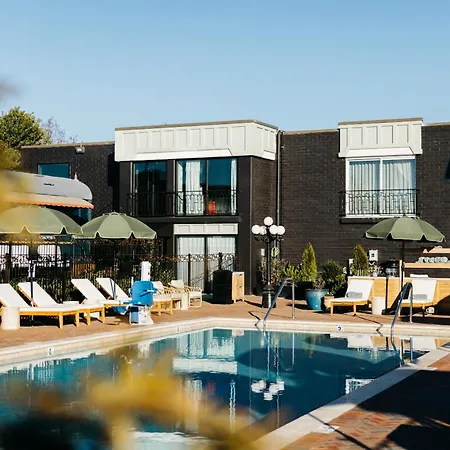 The Hotel Chalet At The Choo Choo-3