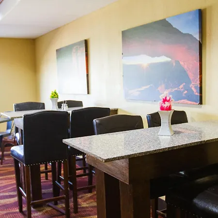First Choice Inn At The Swell-2